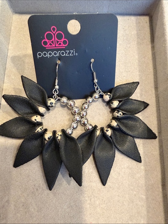 paparazzi Jewelry - Paparazzi Black Leaf Circle Earrings with Silver Beads